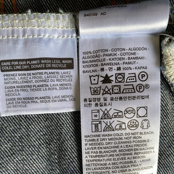 LEVIS Dark Denim Jacket Size Small Long Sleeves Metal Button Front Closure - Picture 6 of 9